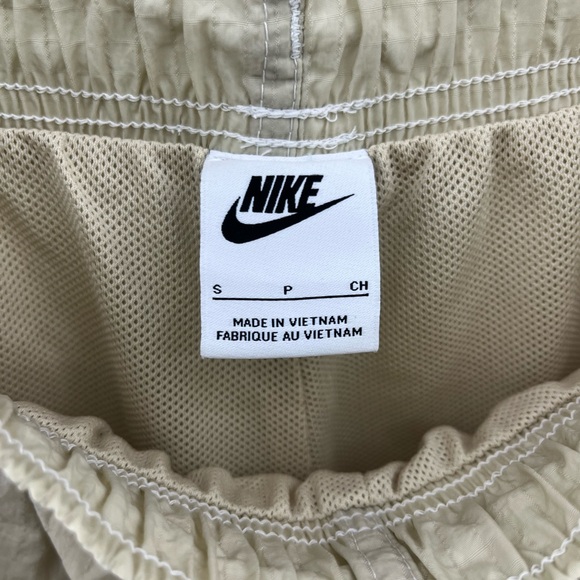 EUC Men’s Khaki Nike Swim Trunks Small - Picture 4 of 4